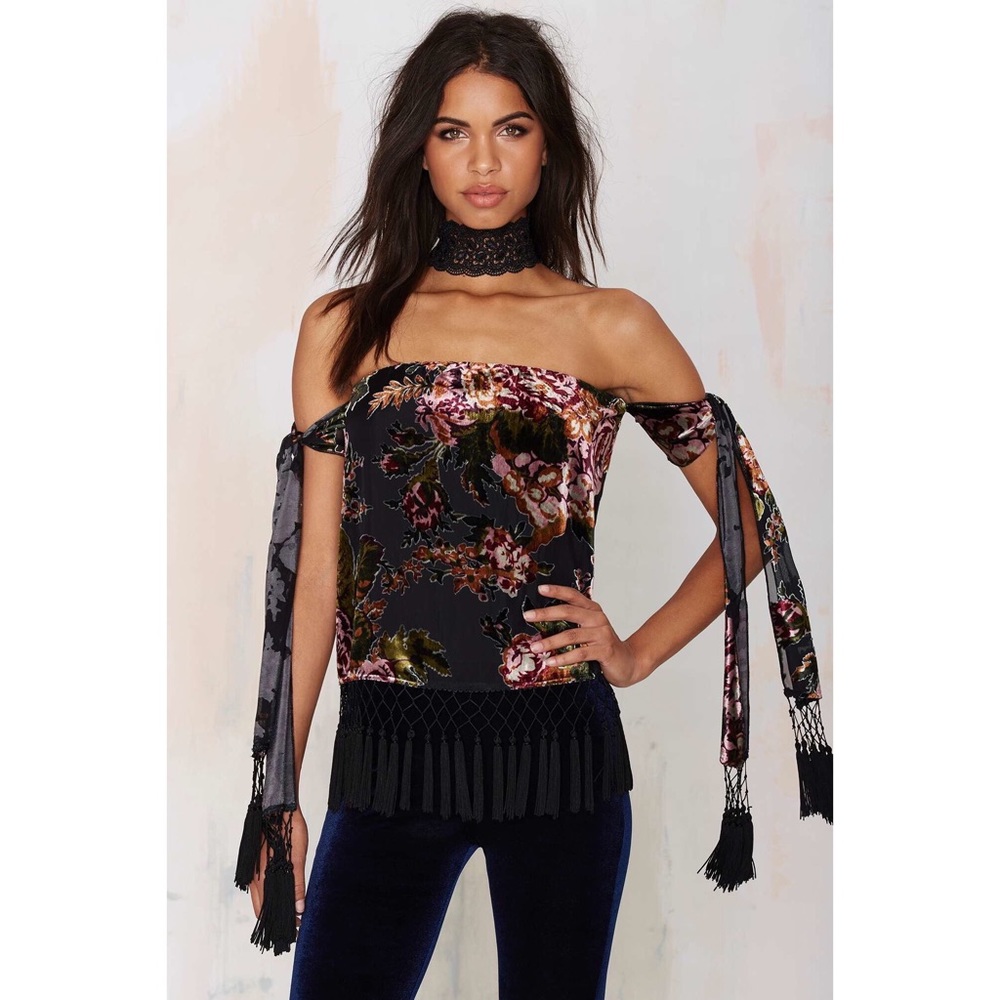Line & Dot Off The Shoulder Fringe Top